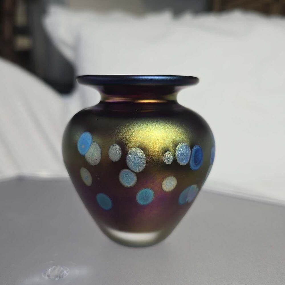 Stunning Iridescent Metallic Oil Spot Art Glass Vase Artist Signed Vintage 3" - Picture 7 of 16